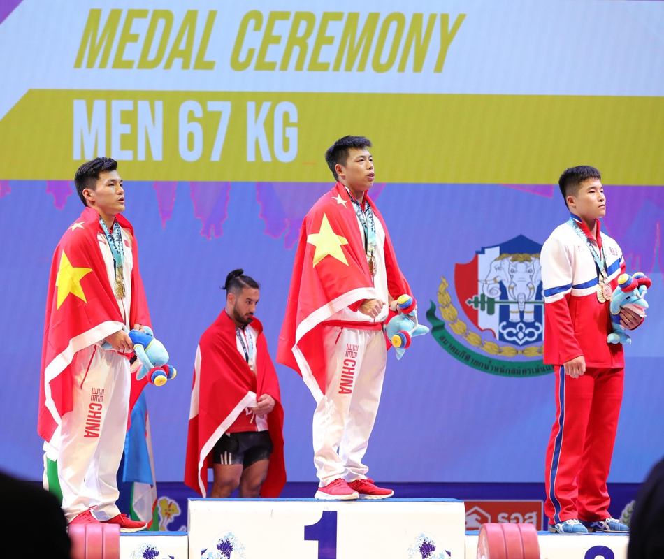 举重世锦赛谌利军总成绩夺冠