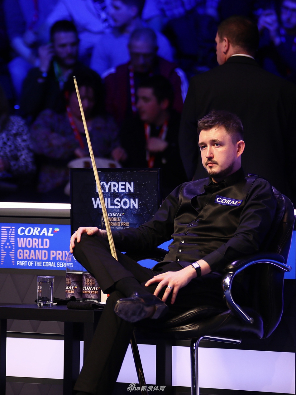 大奖赛罗伯逊6-4威尔逊进决赛