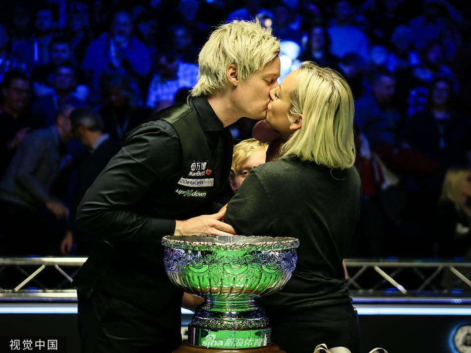 冠中冠罗伯逊10-9特鲁姆普夺冠