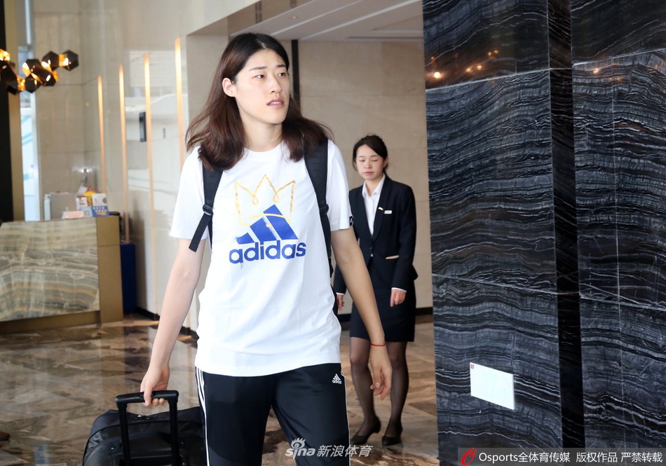 中国女排结束北仑集训回京