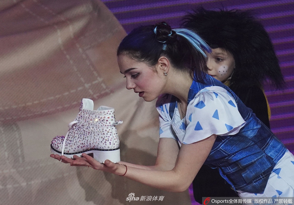 梅德韦杰娃领衔出演冰上舞剧