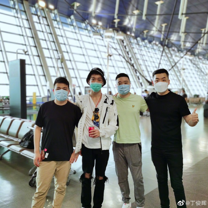 丁俊晖结束隔离备战世锦赛