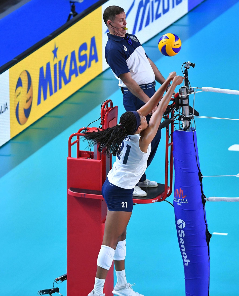 世联美国女排3-2意大利