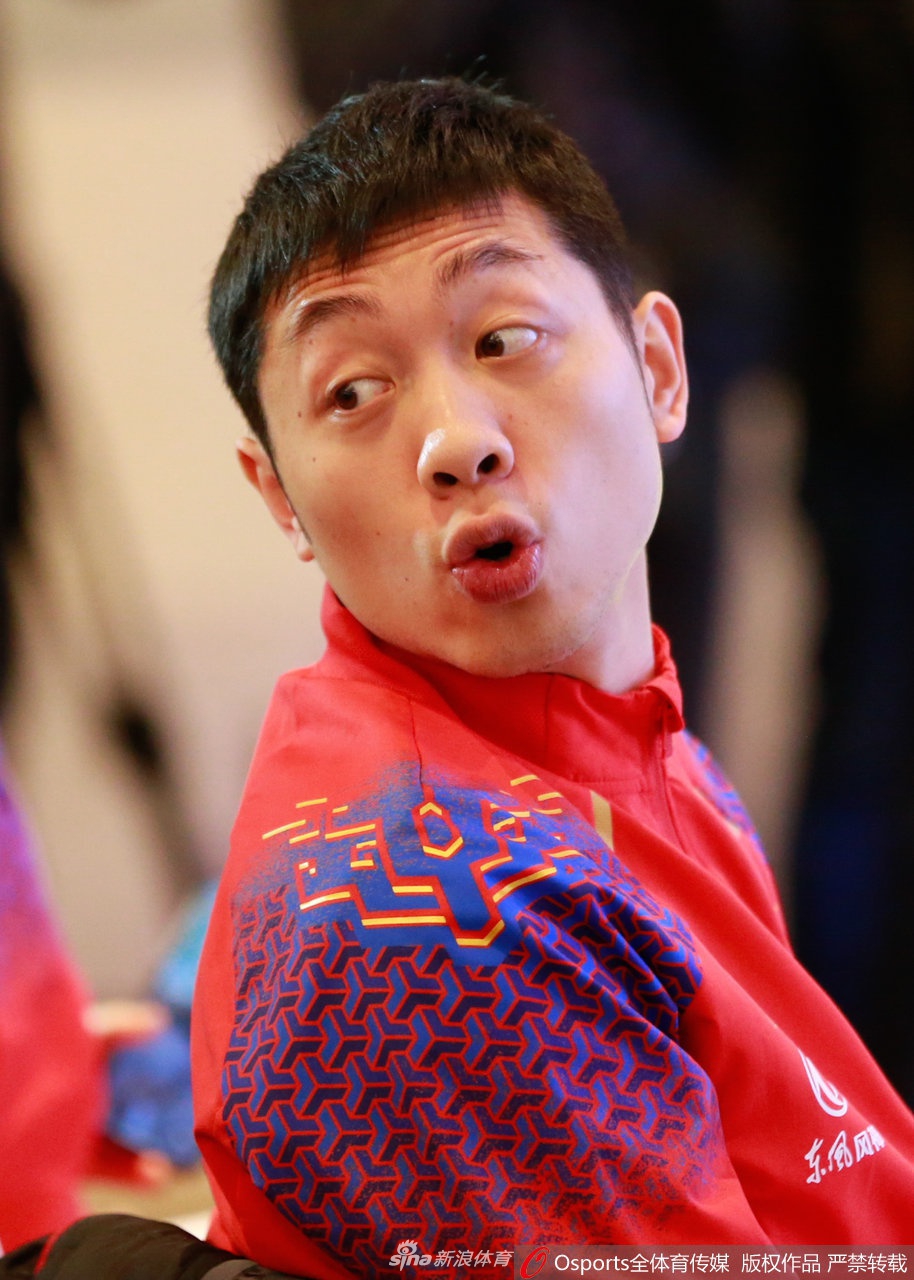 许昕孙颖莎出席总决赛抽签仪式