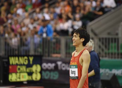 王宇2米34打破张国伟纪录