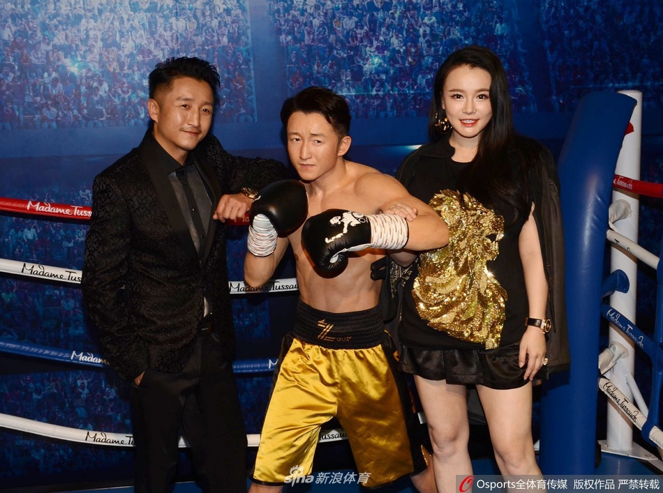 冉莹颖亲承诞下三胎 回顾邹市明一家幸福瞬间