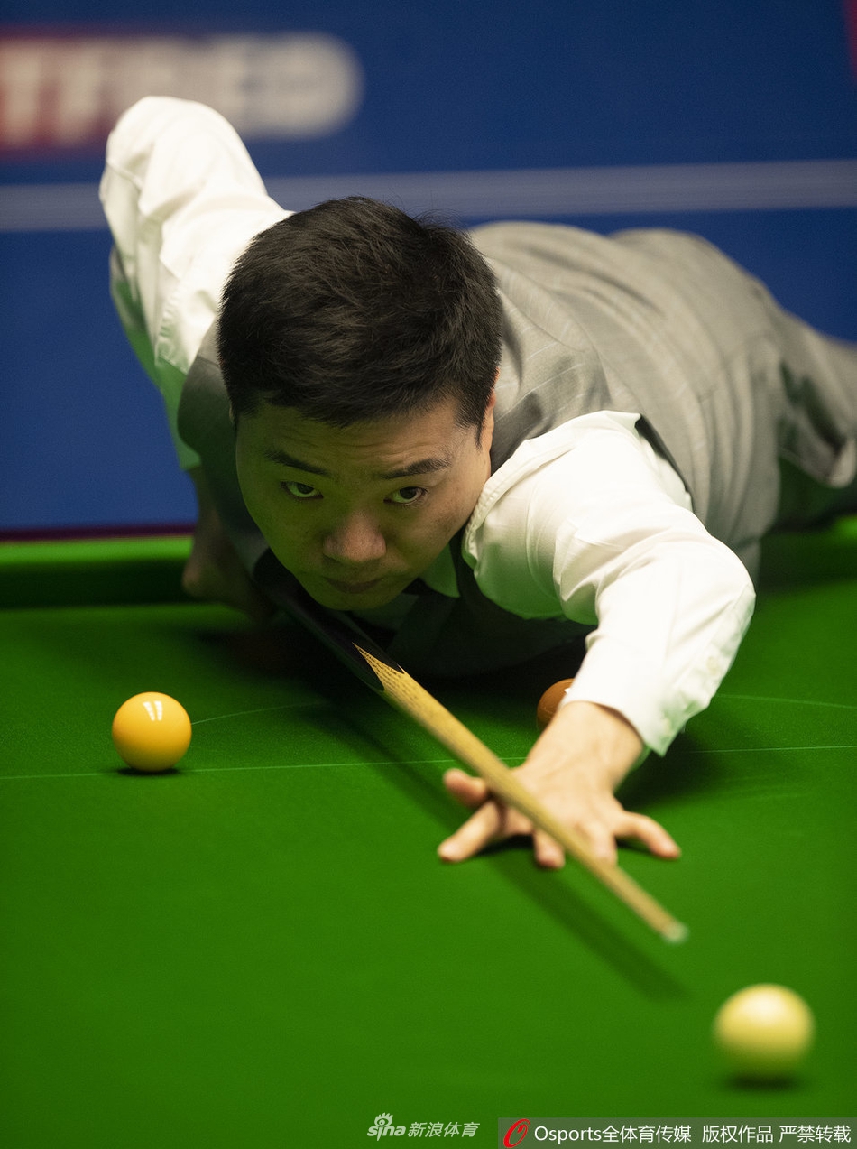 丁俊晖3-5落后特鲁姆普