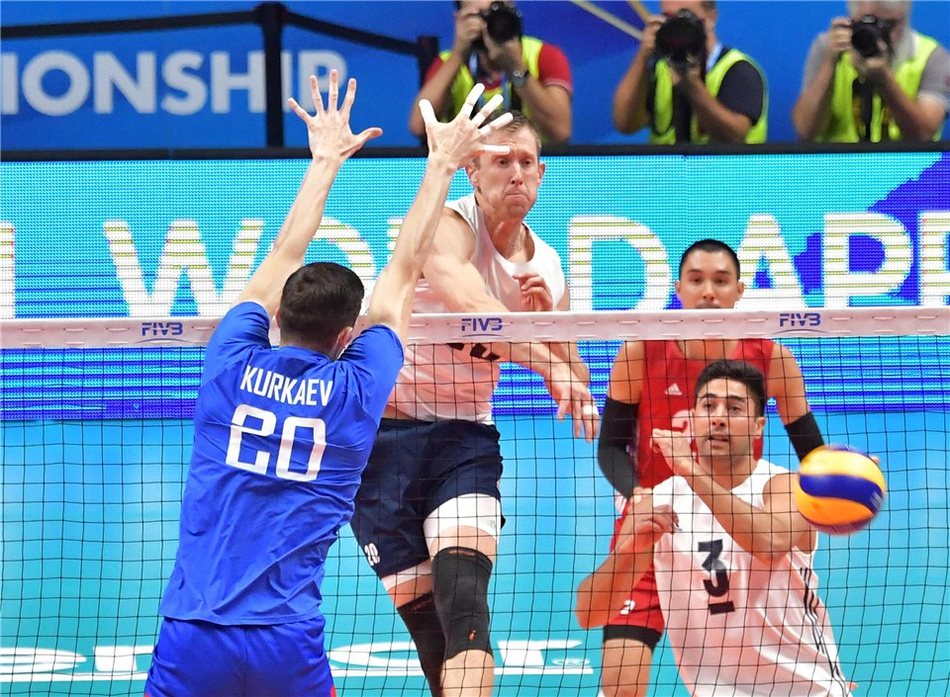 男排世锦赛美国3-0俄罗斯