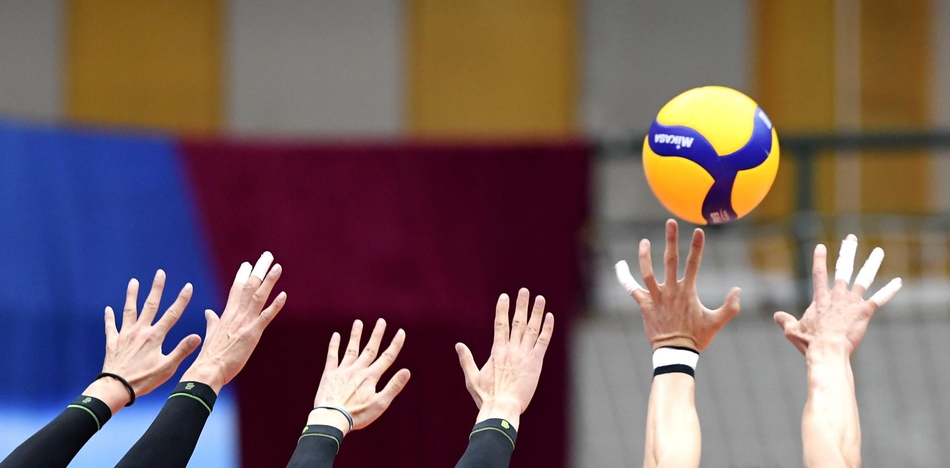 男排超级联赛：上海3-2浙江