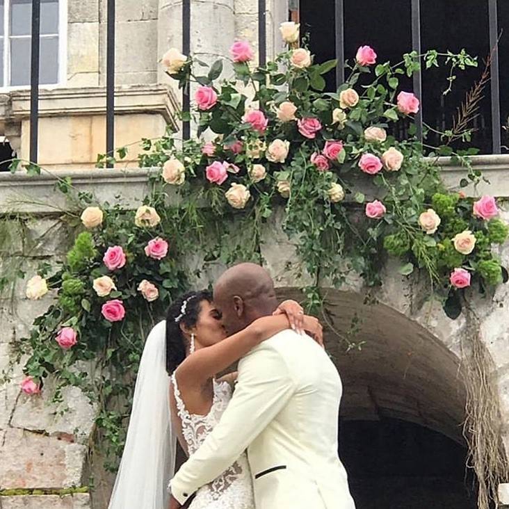 前百米世界纪录保持者鲍威尔大婚