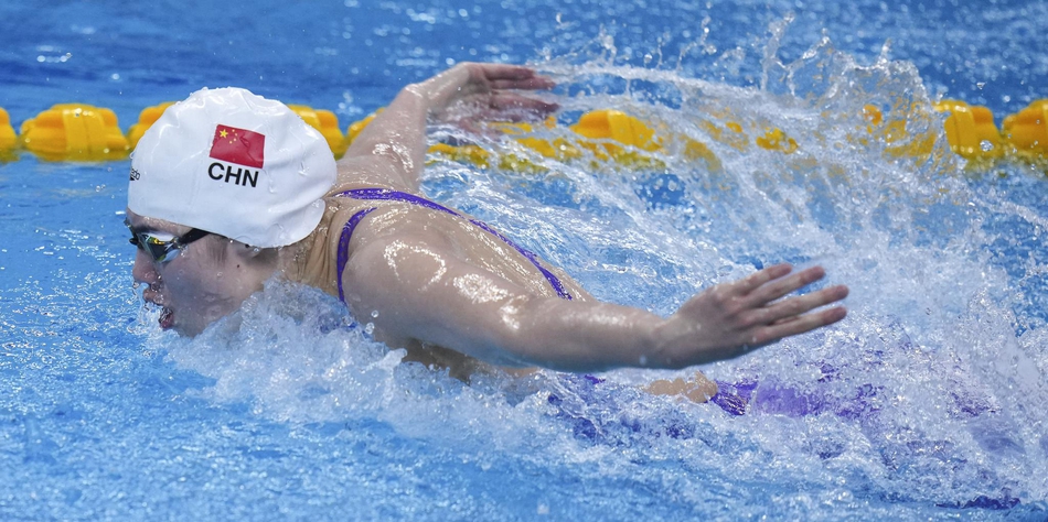 冠军赛张雨霏获100米蝶泳冠军