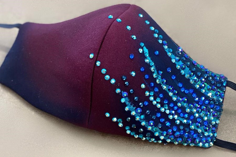 花滑选手比赛服原料被做成口罩