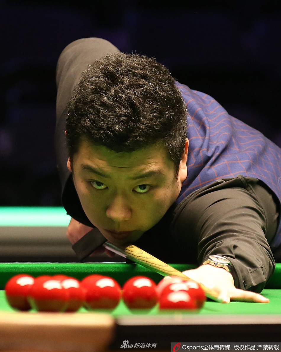 英锦赛梁文博6-4李行进8强