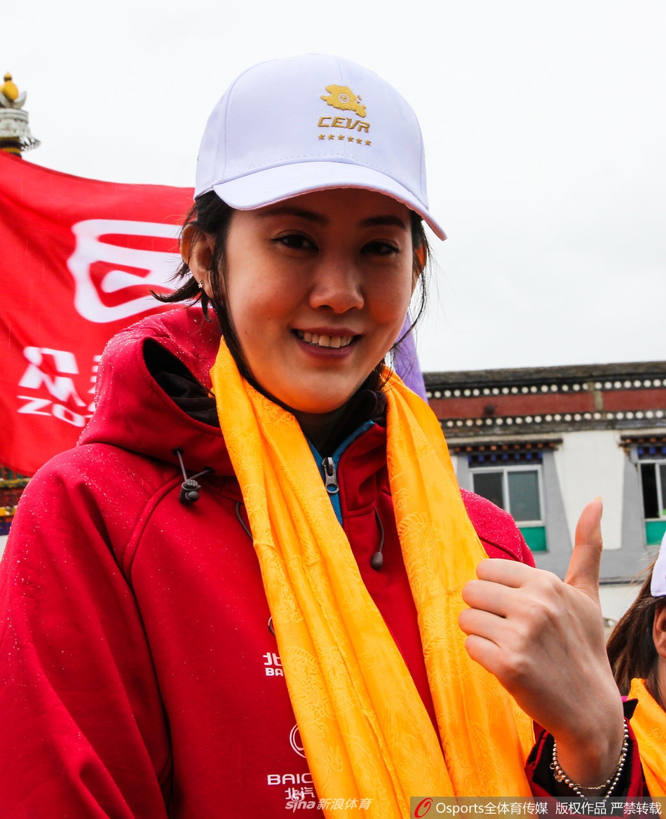 薛明莫慧兰杨凌助阵汽车赛事