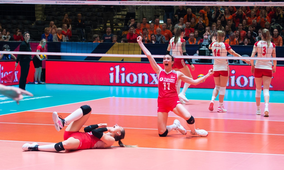 土耳其女排3-2波兰郎平观战