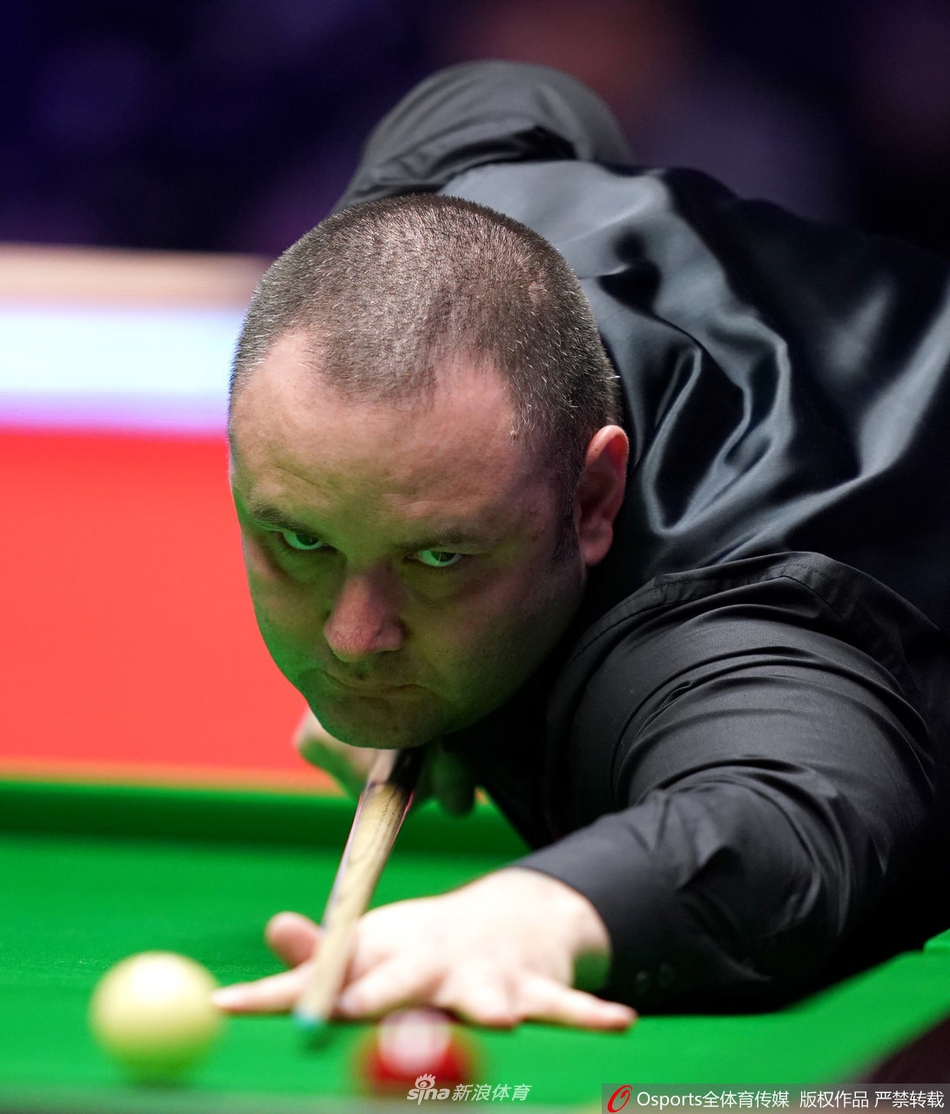 大师赛首轮罗伯逊5-6马奎尔