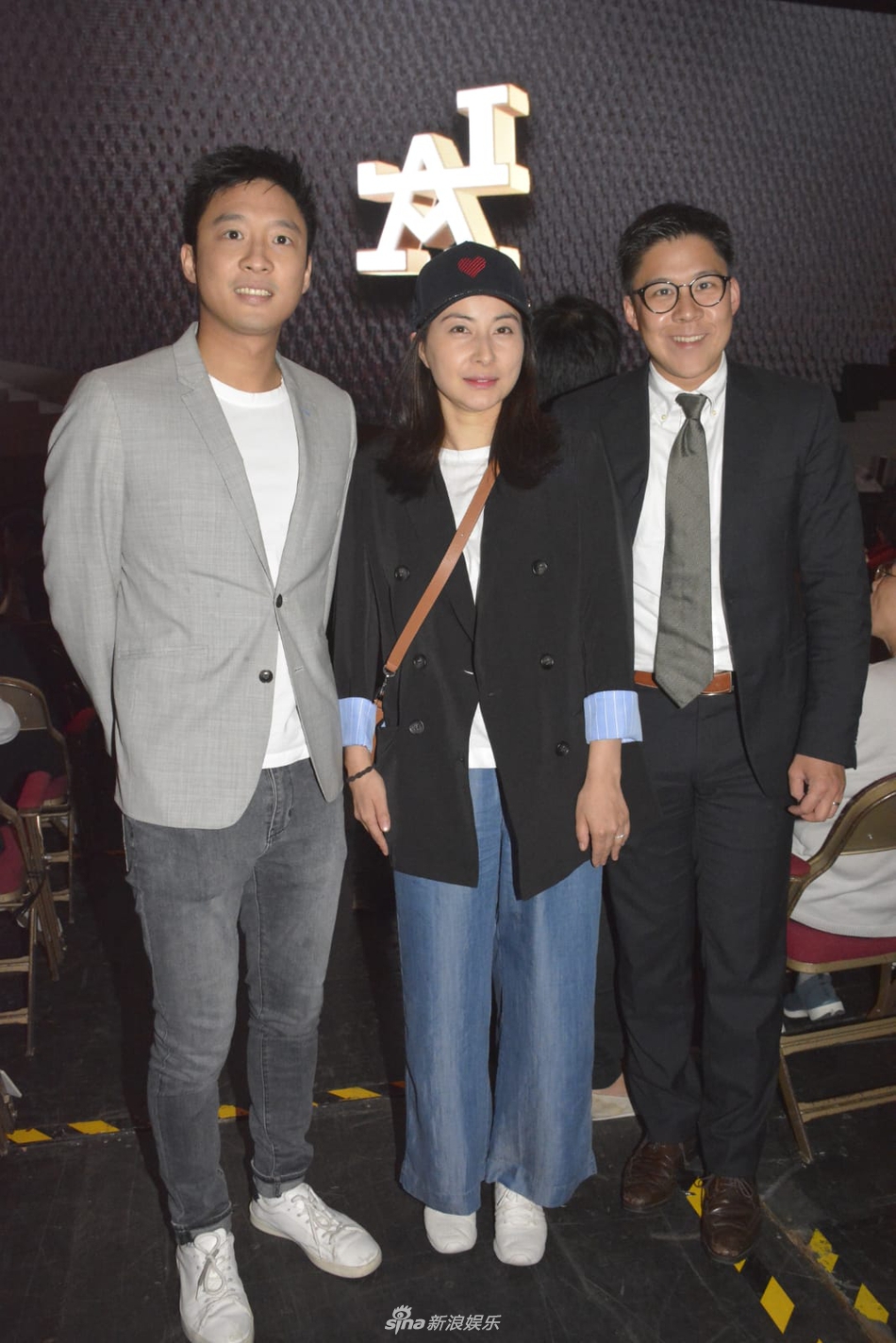 霍启刚郭晶晶3胎产女后首合体