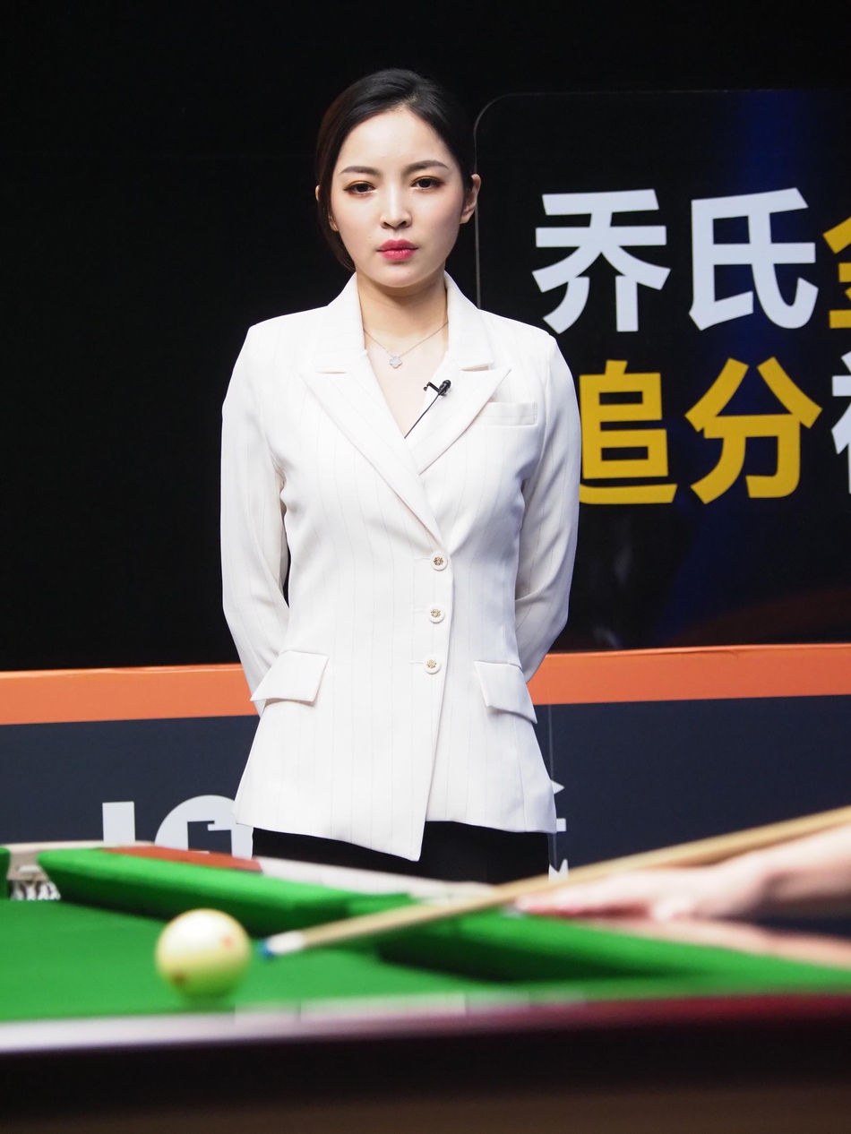 “最美台球裁判”王钟瑶爆红