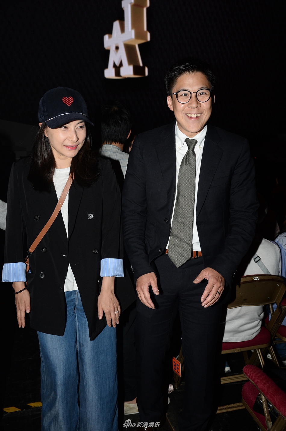 霍启刚郭晶晶3胎产女后首合体