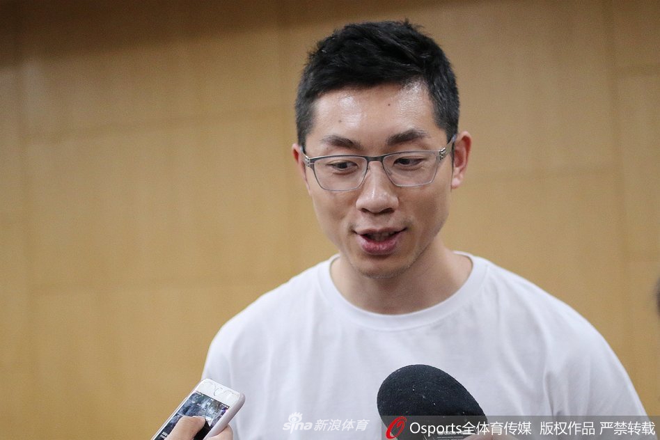 徐根宝许昕助阵上海市运动会