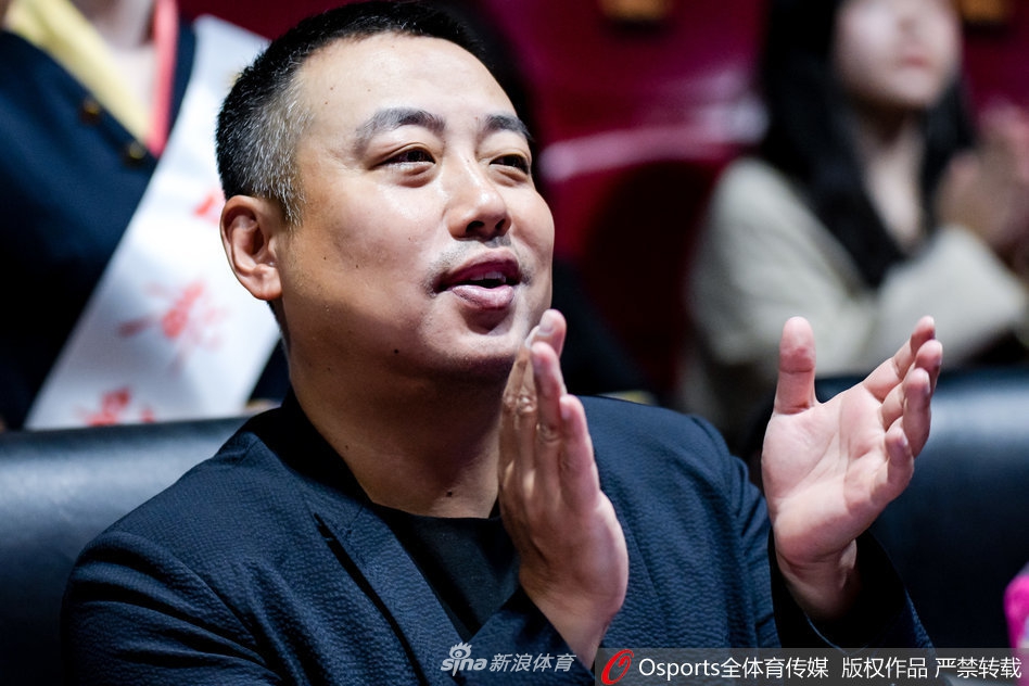 刘国梁出席女乒世界杯开幕式