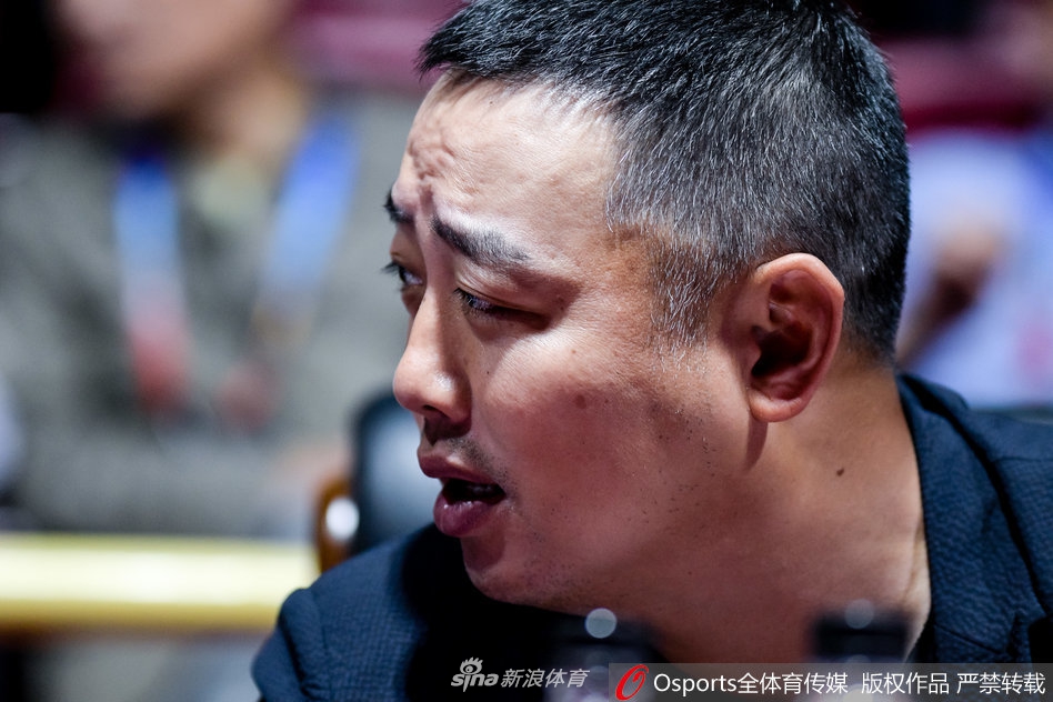 刘国梁出席女乒世界杯开幕式