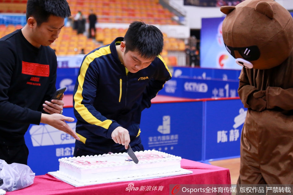 樊振东乒超赛场喜迎22岁生日