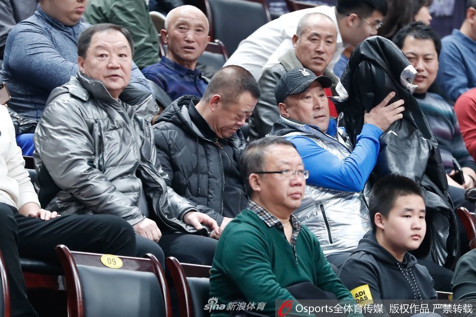 李永波现场见证辽宁男篮结束连胜