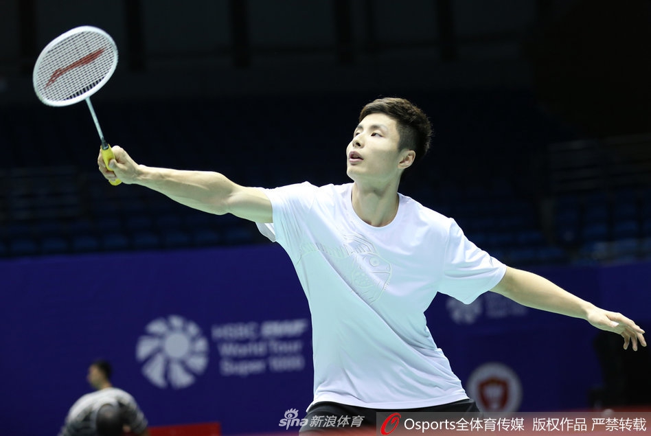 国羽进行中国赛适应性训练