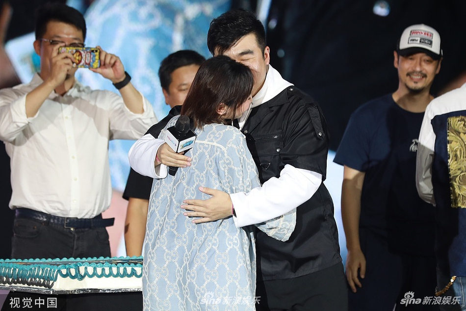 长安十二时辰总制片人求婚何雯娜