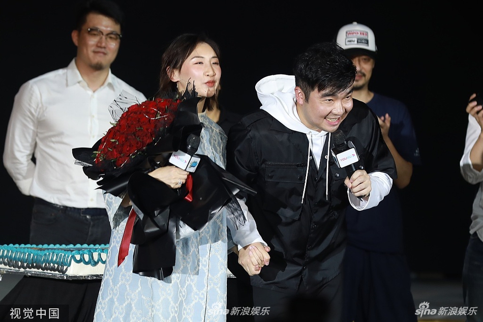 长安十二时辰总制片人求婚何雯娜