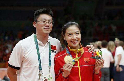 魏秋月诞下爱子