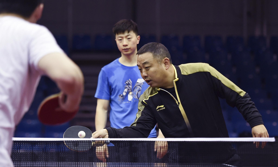 国乒布达佩斯首训刘国梁上场
