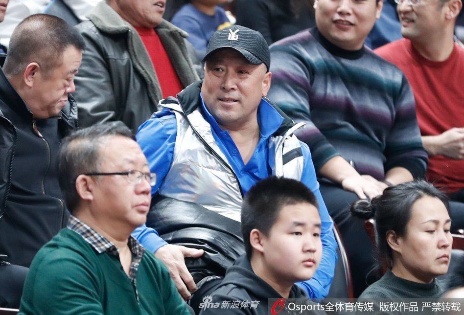 李永波现场见证辽宁男篮结束连胜