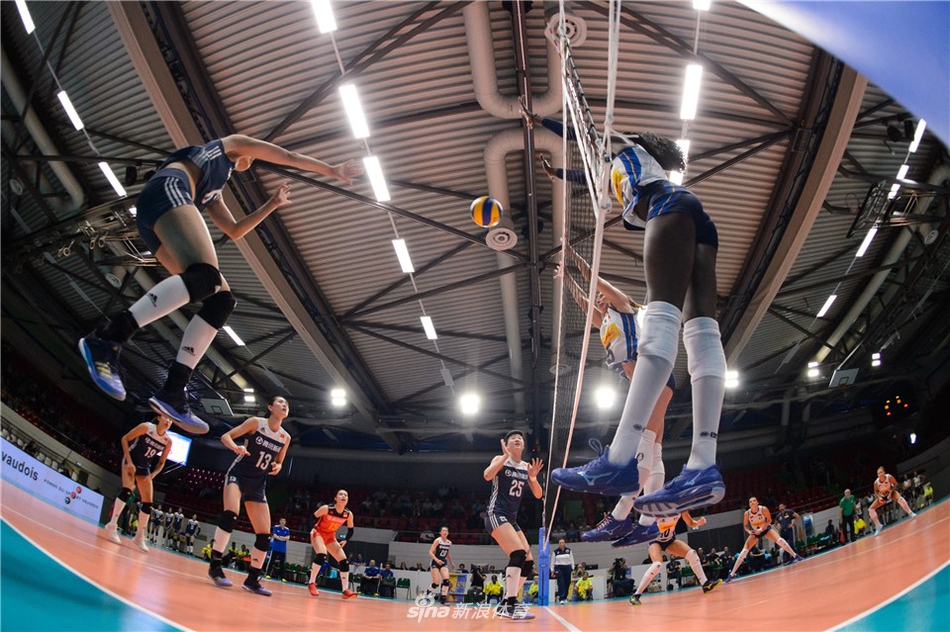 瑞士赛中国女排0-3意大利