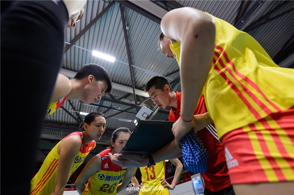 瑞士赛中国女排1-3土耳其