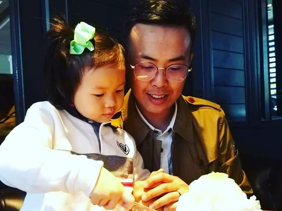 傅家俊生日晒全家福