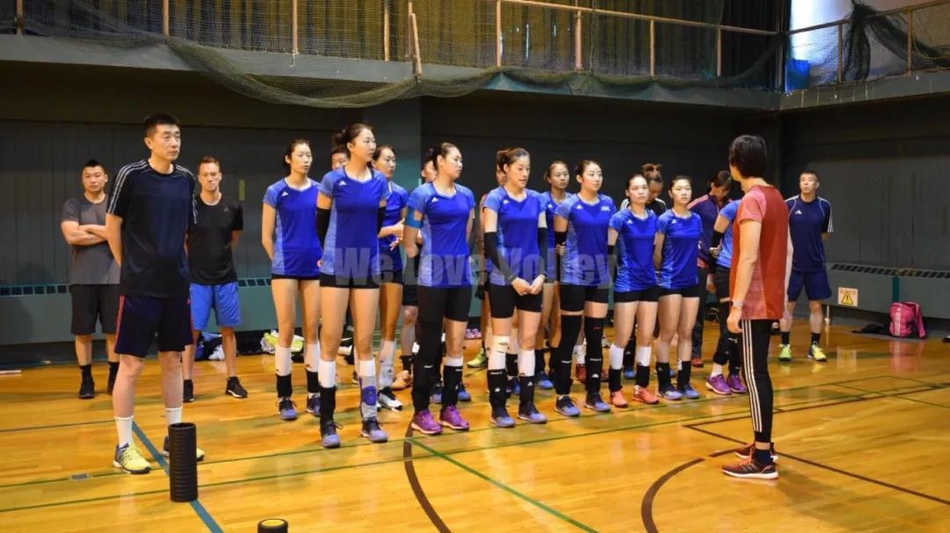 女排札幌第二天训练