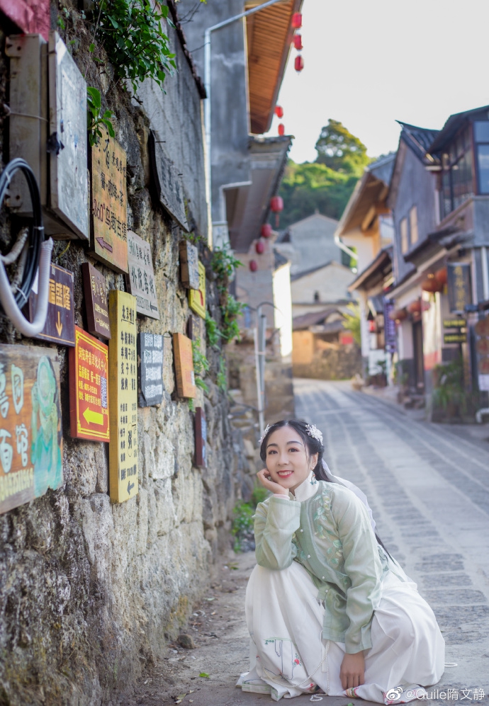 隋文静晒出古装美照