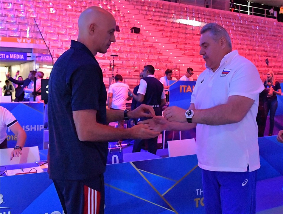 男排世锦赛美国3-0俄罗斯