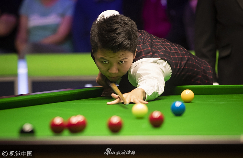 英锦赛第3轮奥沙利文6-0周跃龙