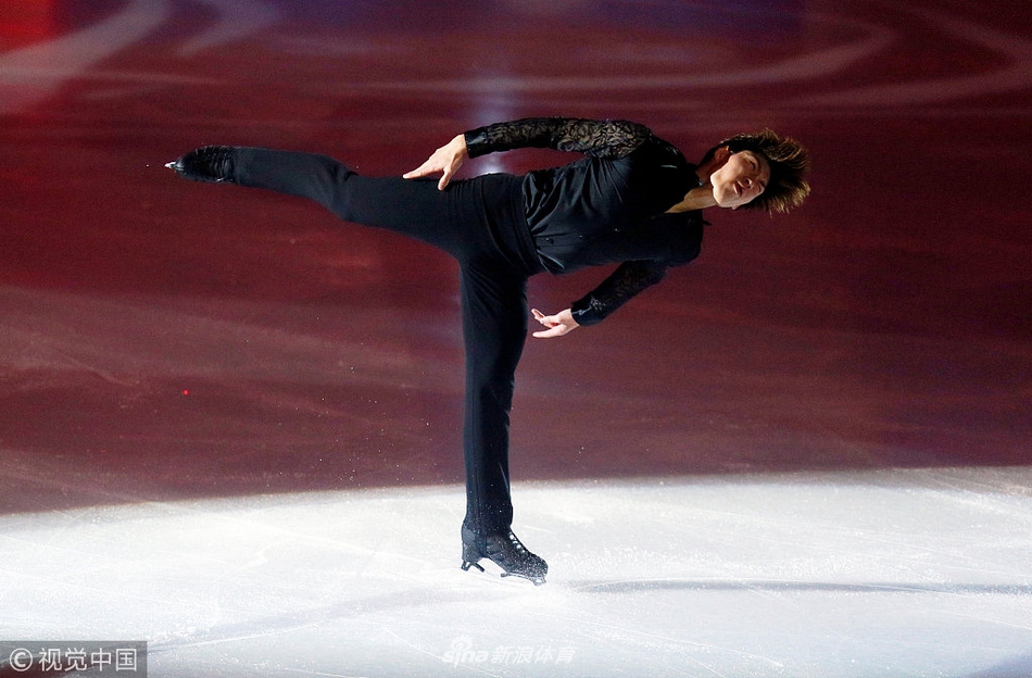 花样滑冰大奖赛法国站表演滑