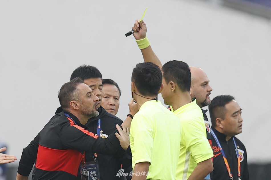 新浪直击上海上港1-2江苏苏宁