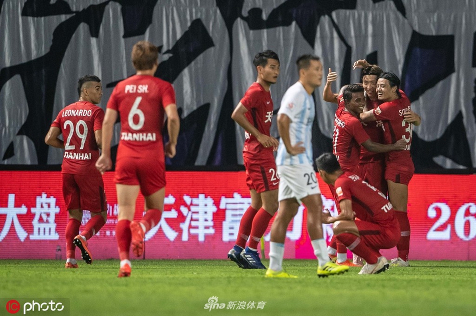 天海庆祝进球