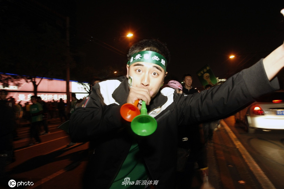 国安是冠军！带您回忆十年前的狂欢