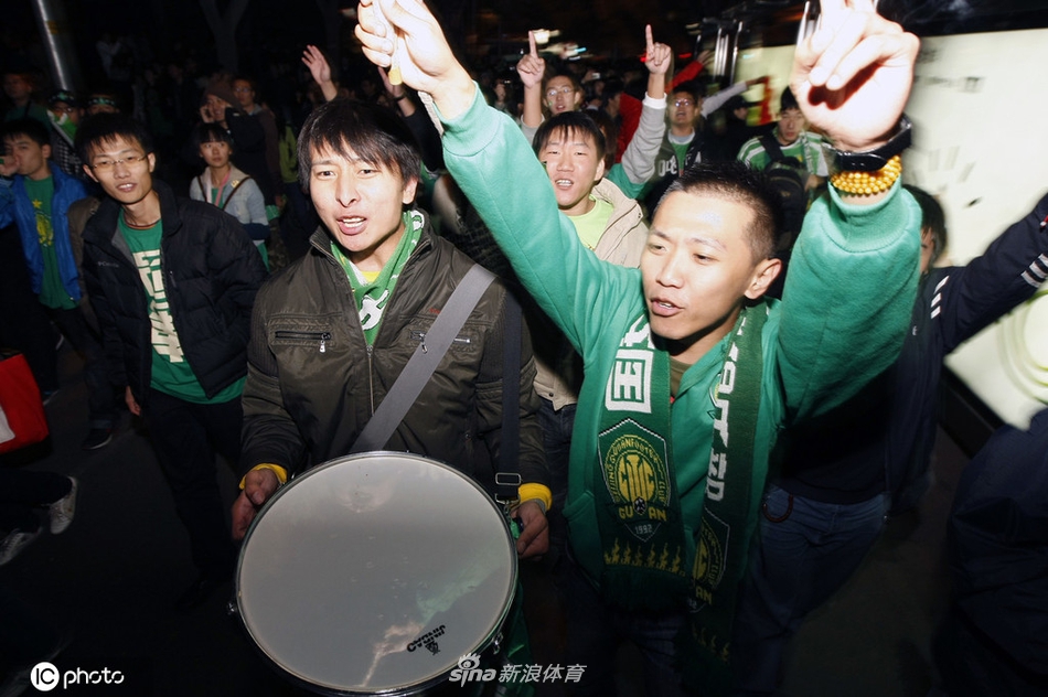 国安是冠军！带您回忆十年前的狂欢