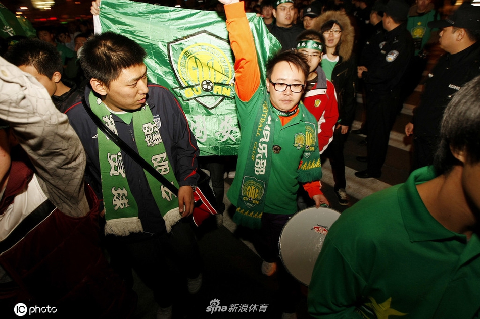 国安是冠军！带您回忆十年前的狂欢