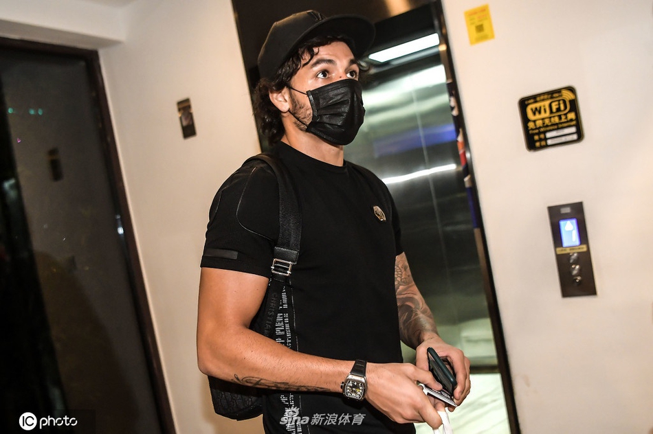 高拉特随华夏抵达苏州赛区驻地