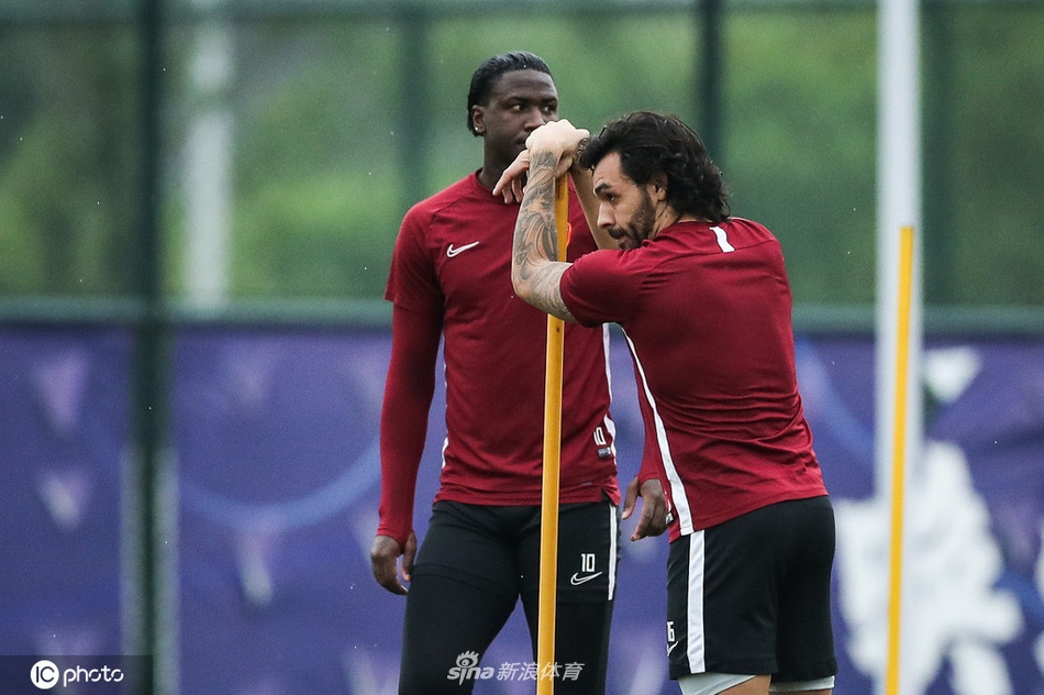 华夏抵达赛区后首训 高拉特随队参加合练