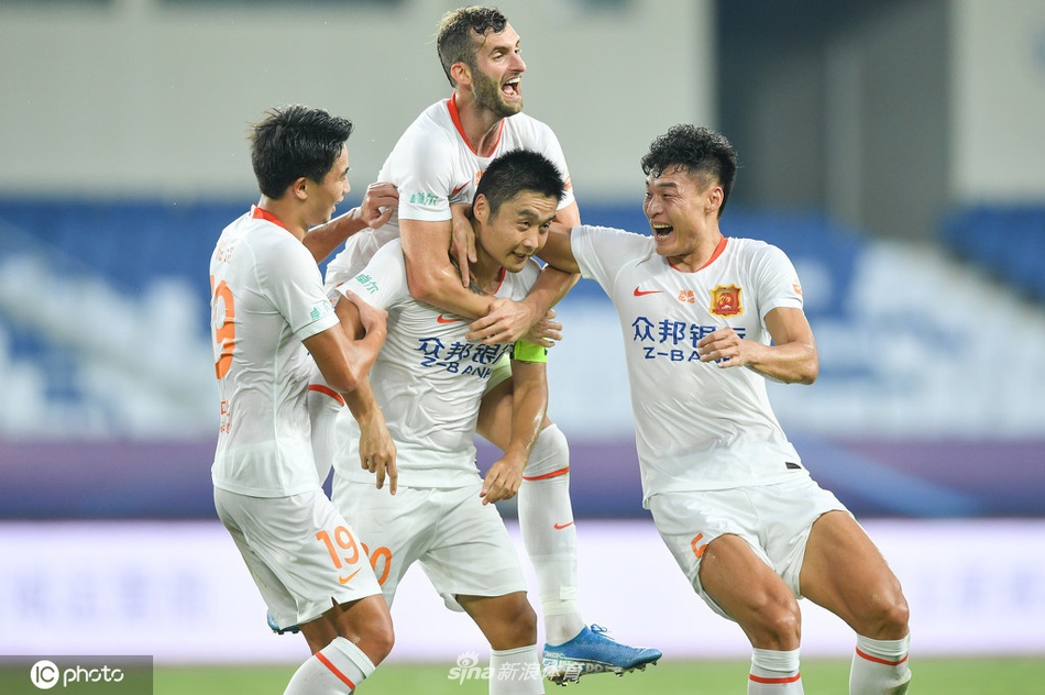 卓尔精妙任意球配合扳平